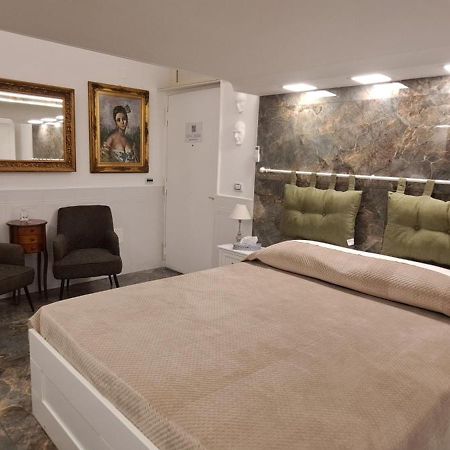 Casa San Felice Hotel เนเปิลส์ ภายนอก รูปภาพ